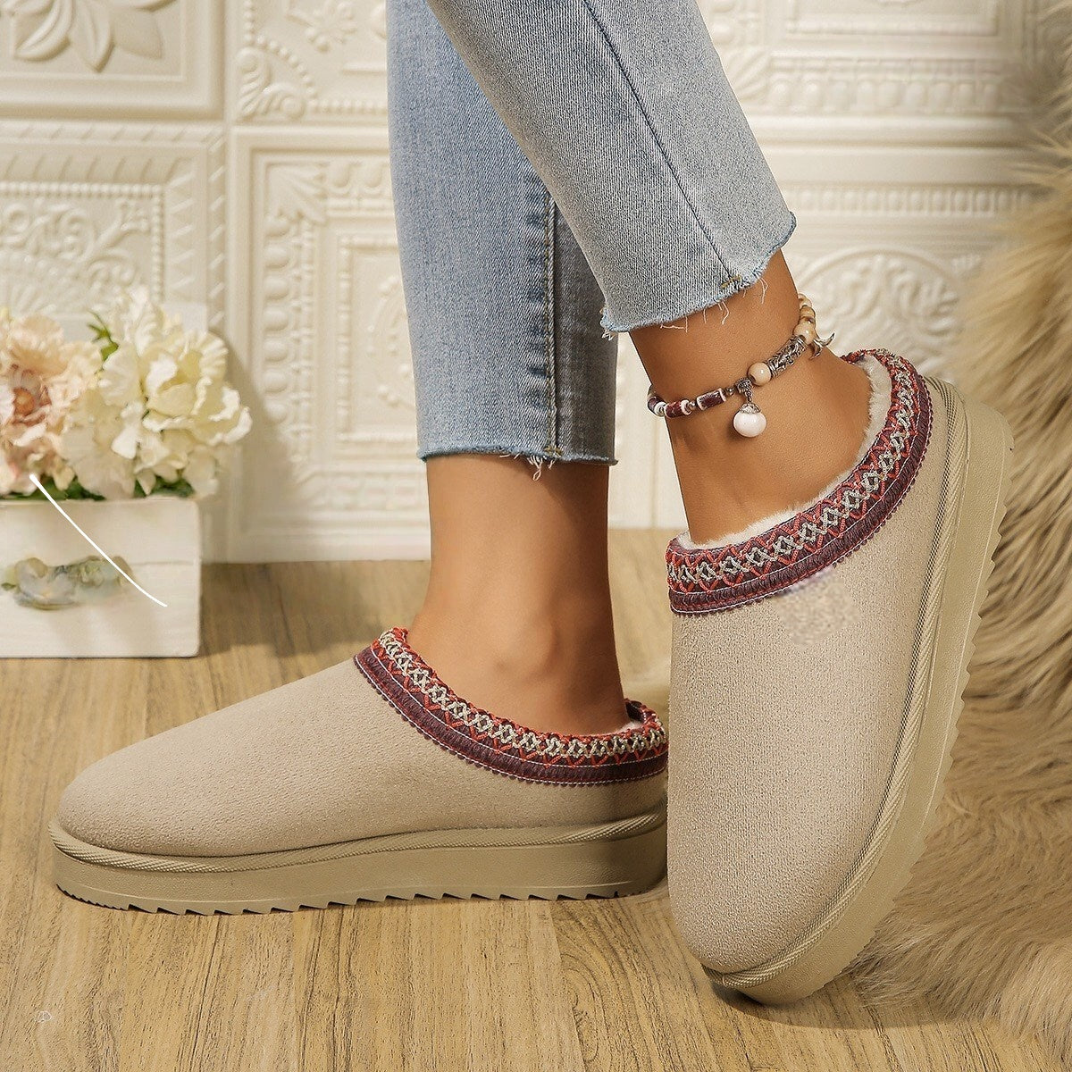 T588-112   Stuffed and Warm Tasman Slippers -GYXZ