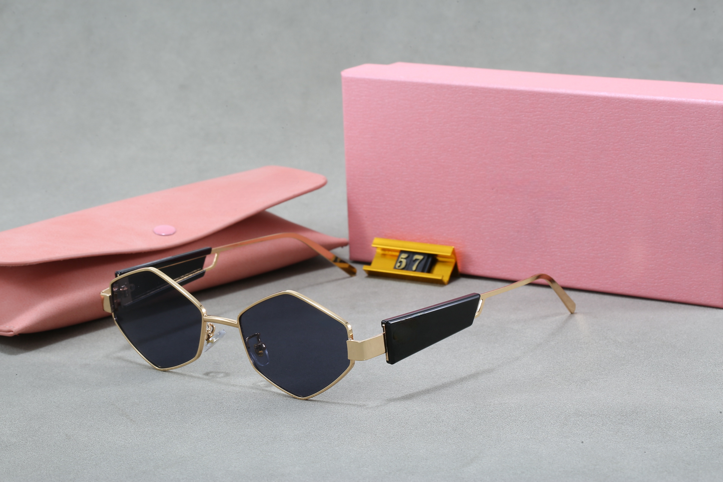 T588-1253   Metal frame fashionable sunglasses with small frame