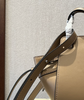 T588-926 Large capacity portable leather shoulder bag