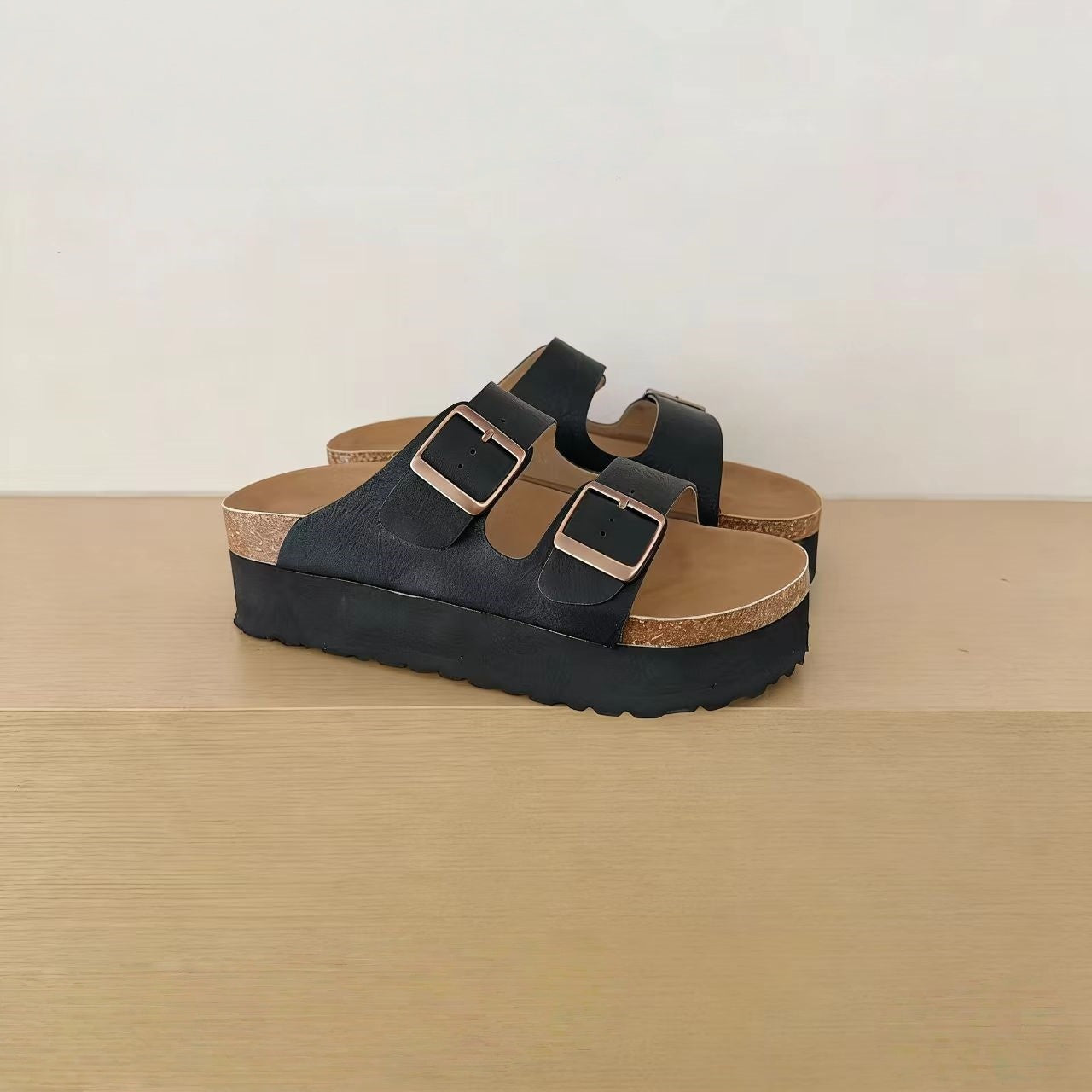 T588-1084 Thick soled sandals without heels for outdoor wear, summer trend