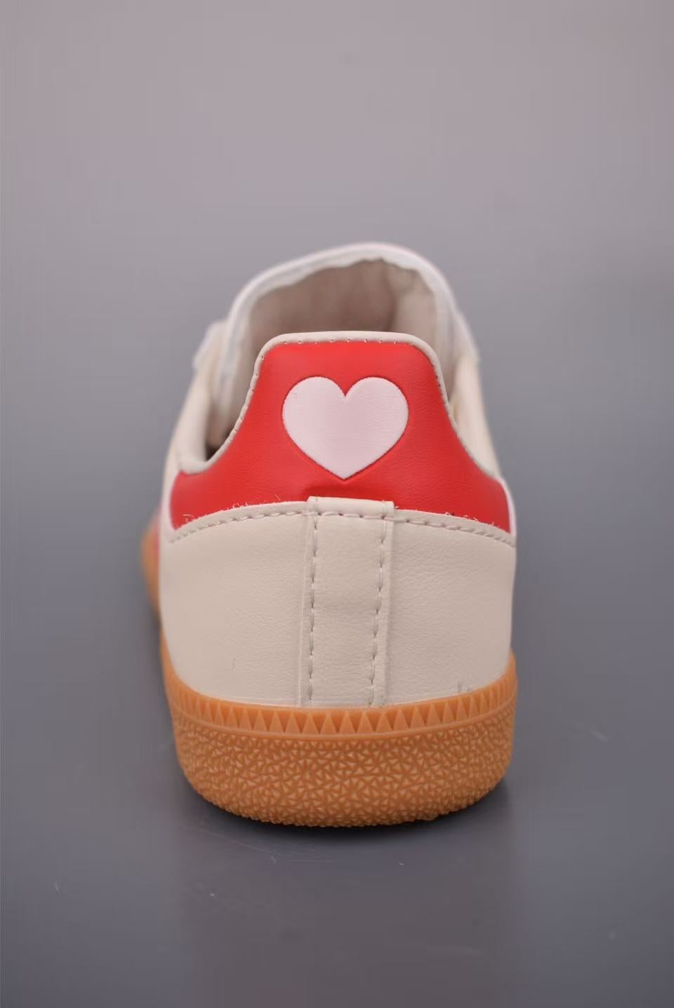 T588-969     Sports and leisure board shoes, loose fit