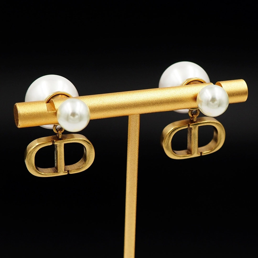 T588-831 Earnail pendant retro versatile