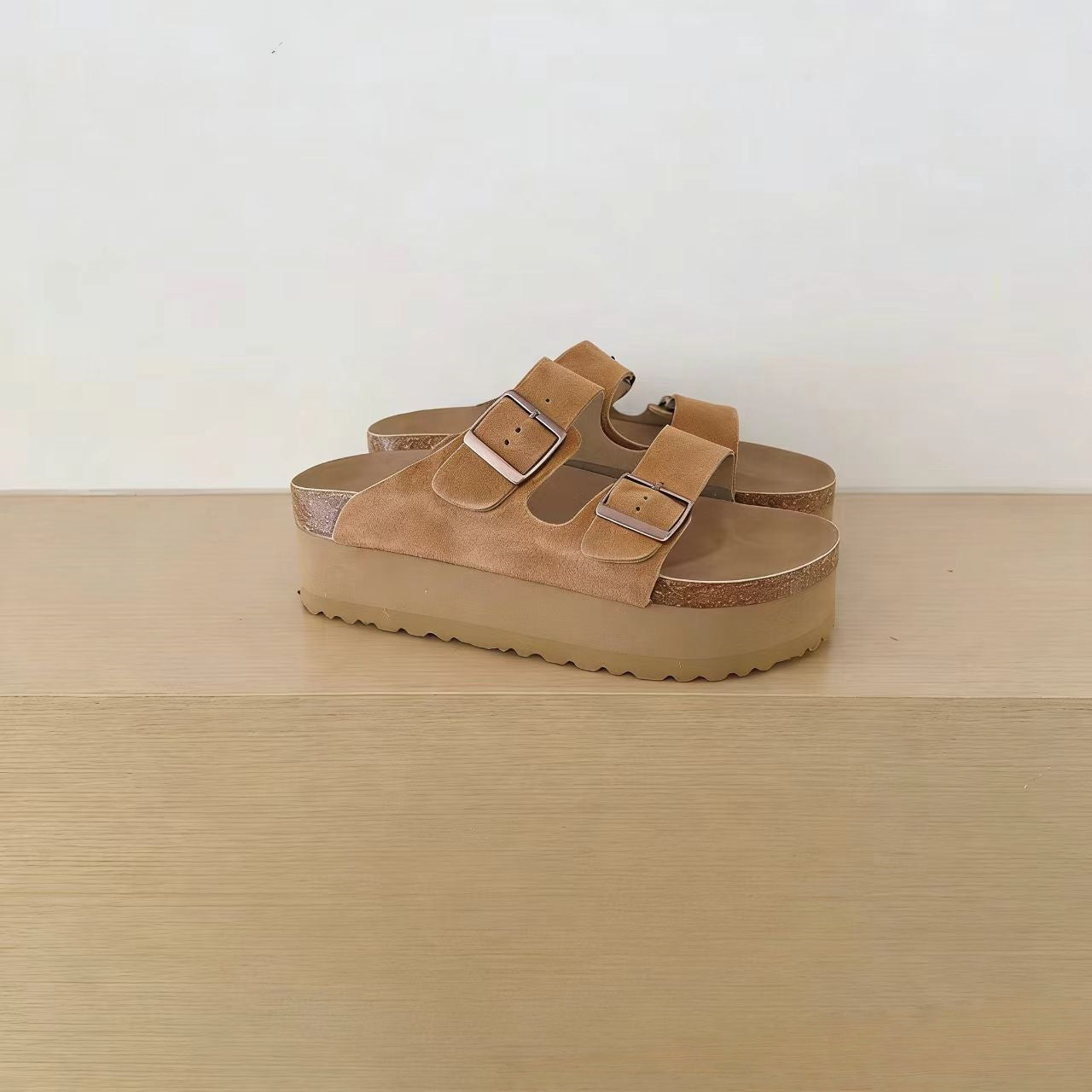 T588-1084 Thick soled sandals without heels for outdoor wear, summer trend