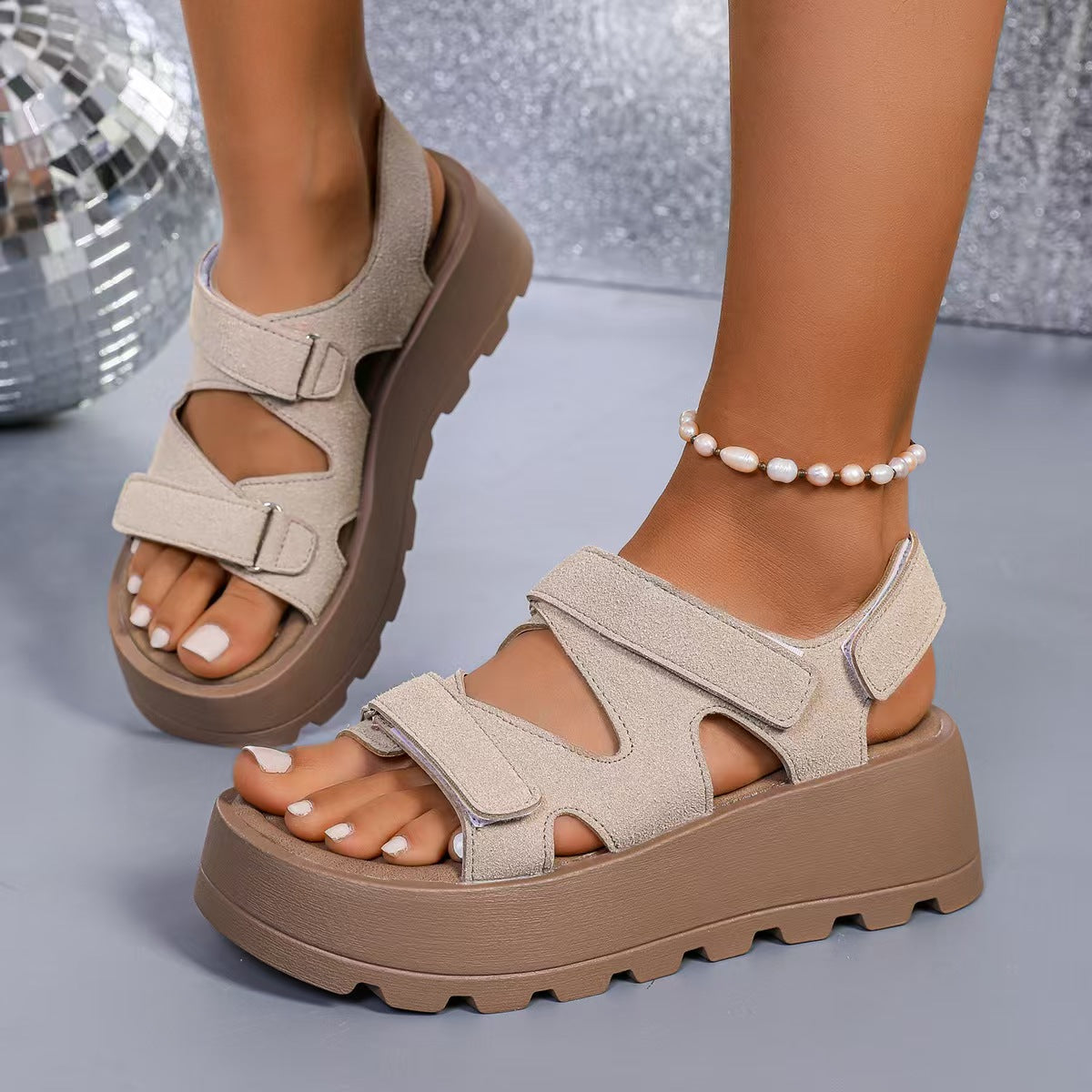 T588-1032  Retro sandals with summer height increase and thick sole