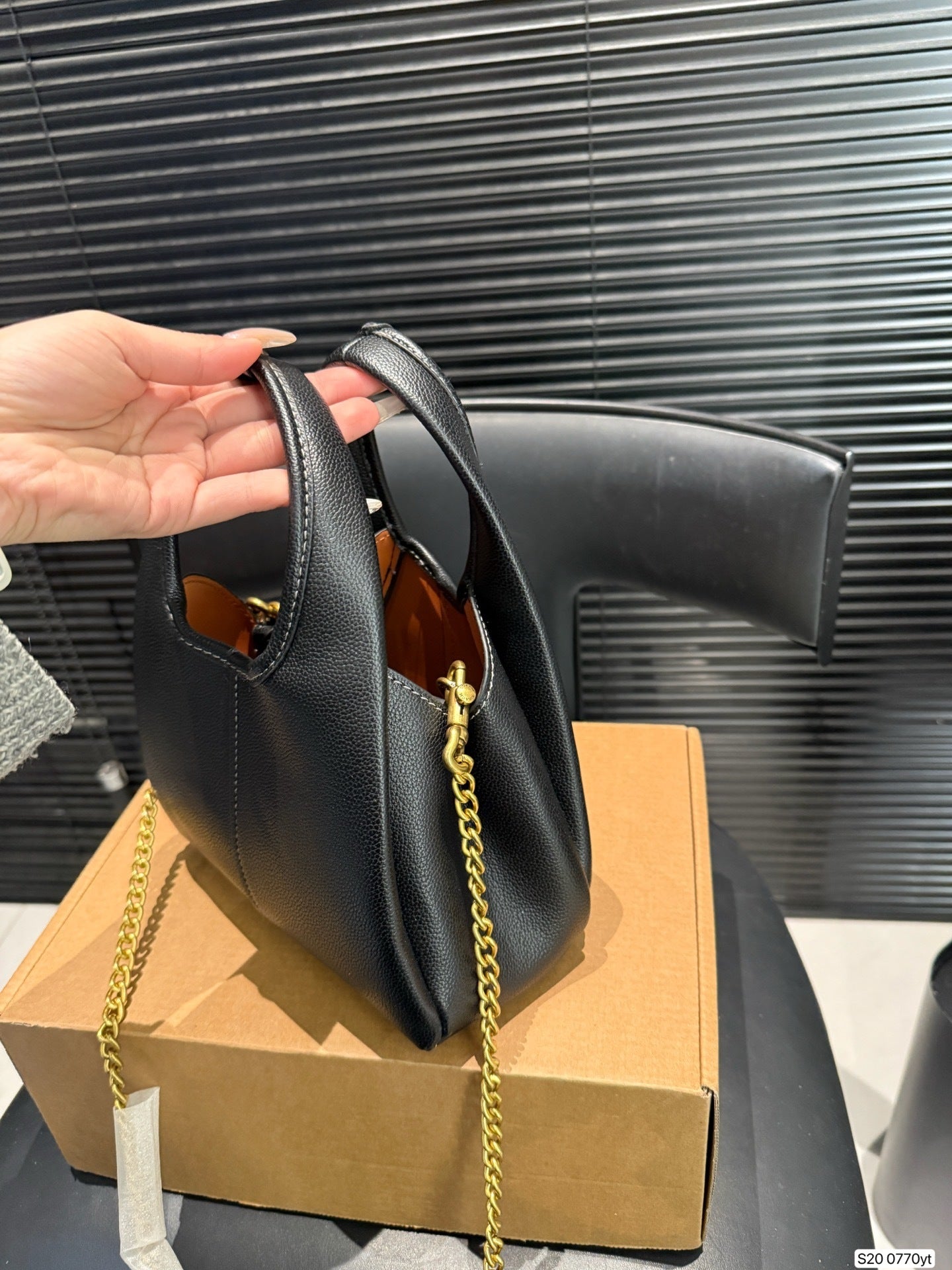 T588-807  Cowhide backpack diagonal cross