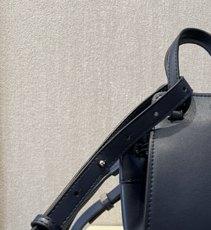 T588-926 Large capacity portable leather shoulder bag