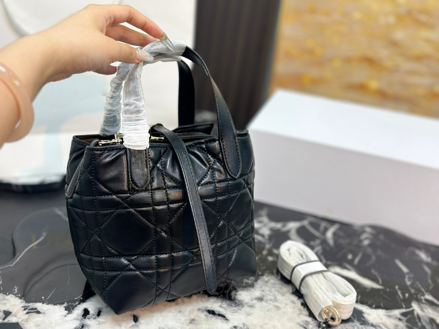 T588-1256 Lingge Tote Bucket Shoulder Bag